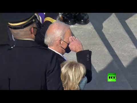 الرئيس الأميركي جو بايدن يتفقد حرس الشرف