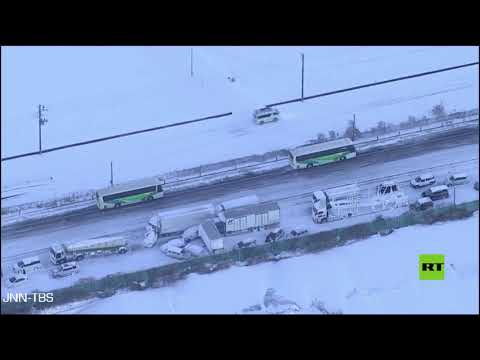 تصادم أكثر من 130 سيارة على طريق سريع في اليابان بسبب الثلوج